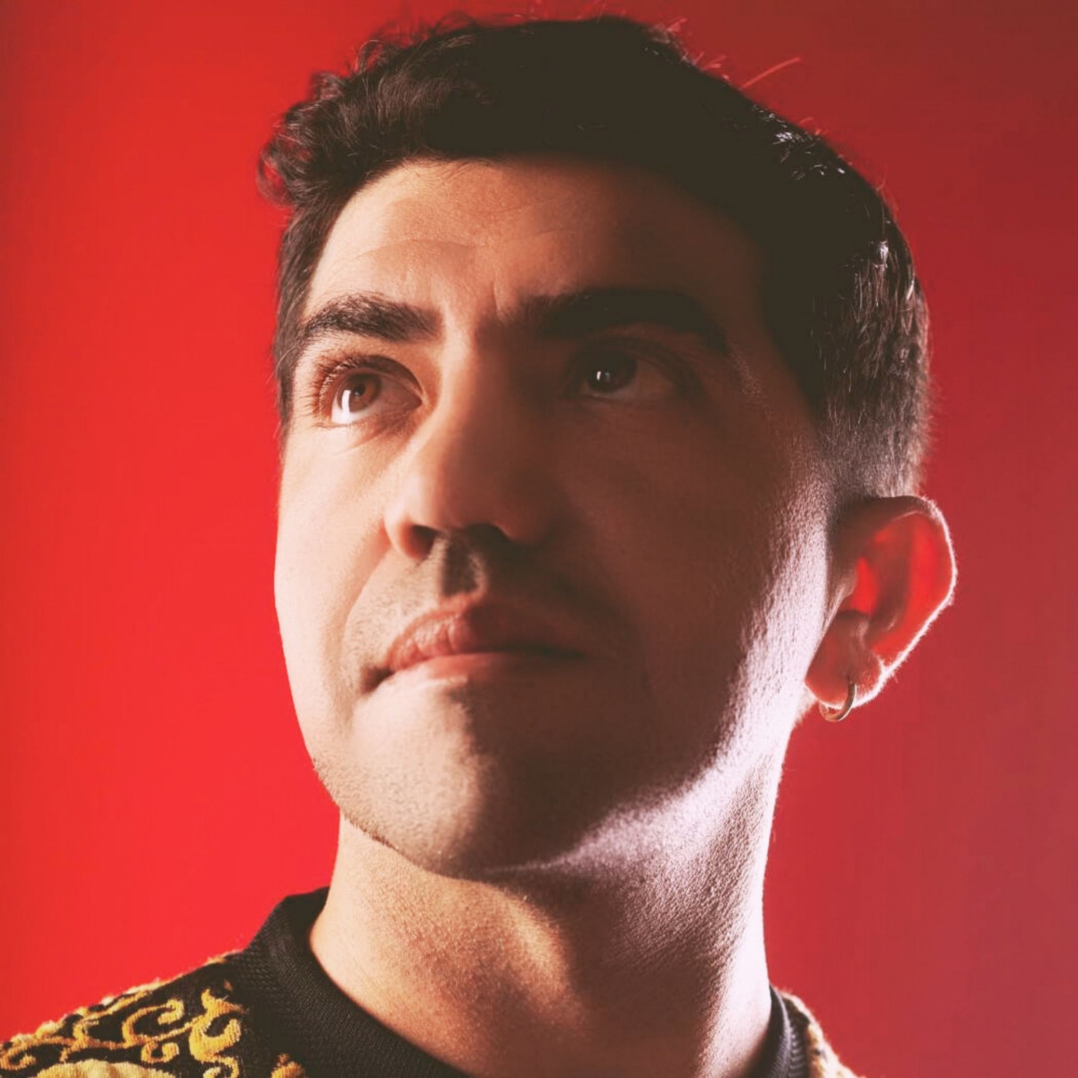 León Martín estrenará "Cabro Chico Malo" junto a su Orquetsa en el Teatro IPA de Valparaíso